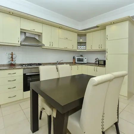 Appartamento Saros Calis Beach *